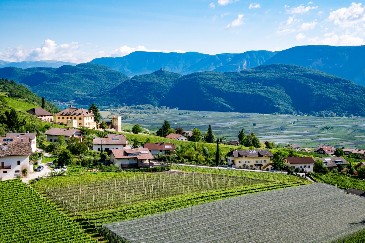 Schloss Rechtenthal mit See