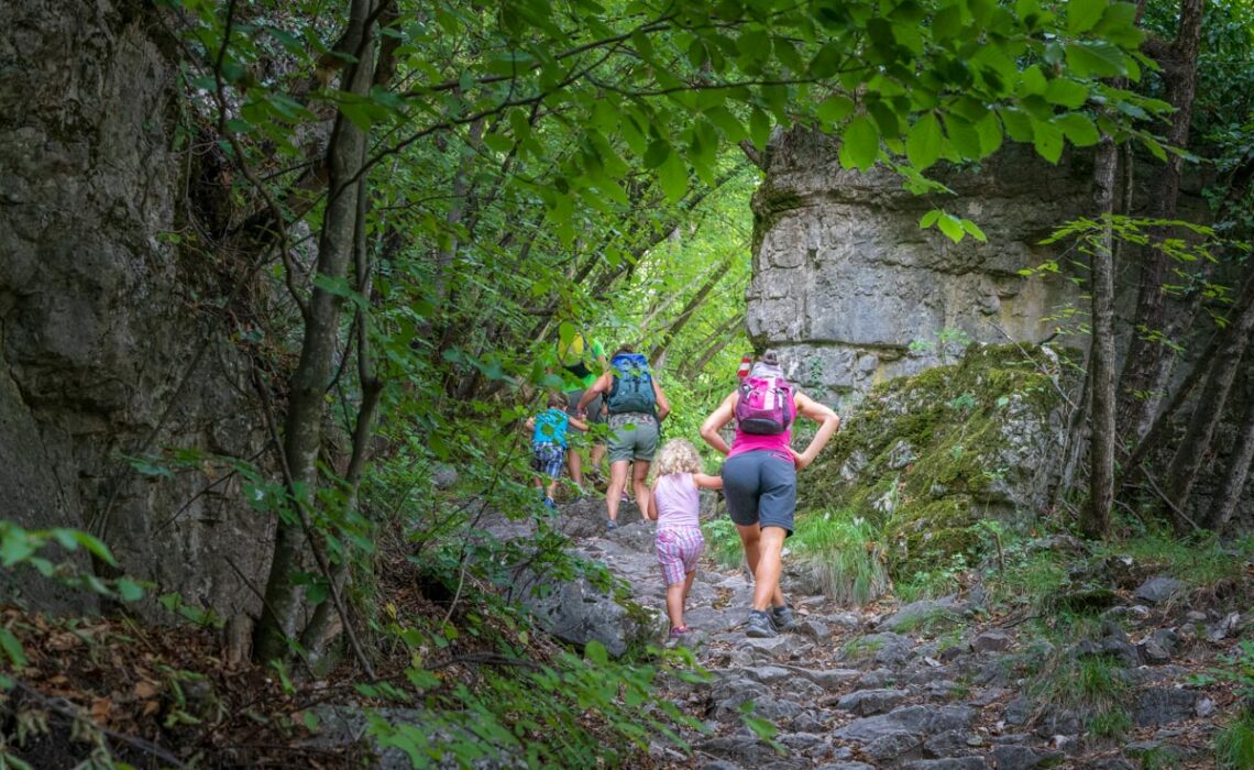 Wanderung durch das Grauner Loch