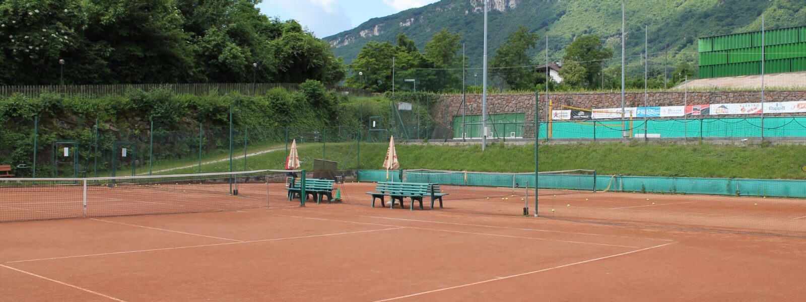 Tennisplatz im Urlaub in Tramin(c) Erika Furini